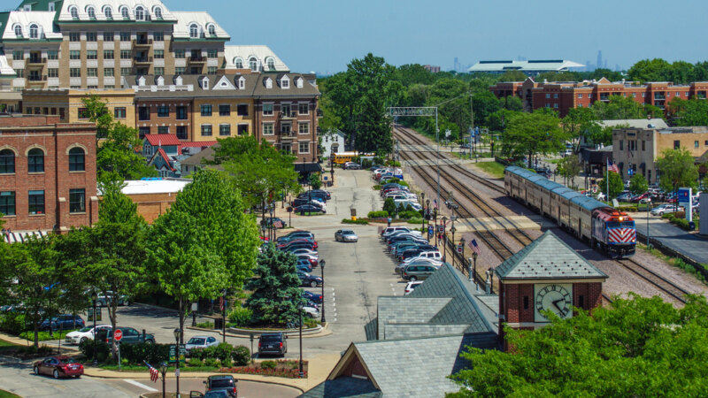 Downtown Palatine, Illinois — image via carmennedelcurealtor.com