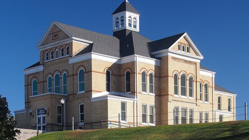 Todd County Courthouse in Minnesota. Kelly Grant is being held in the Todd County Jail. Photo: Wikimedia Commons