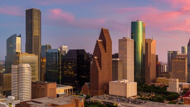 Houston downtown skyline at dusk with skyscrapers including JPMorgan Chase Tower (Photo: metrodepth.com)