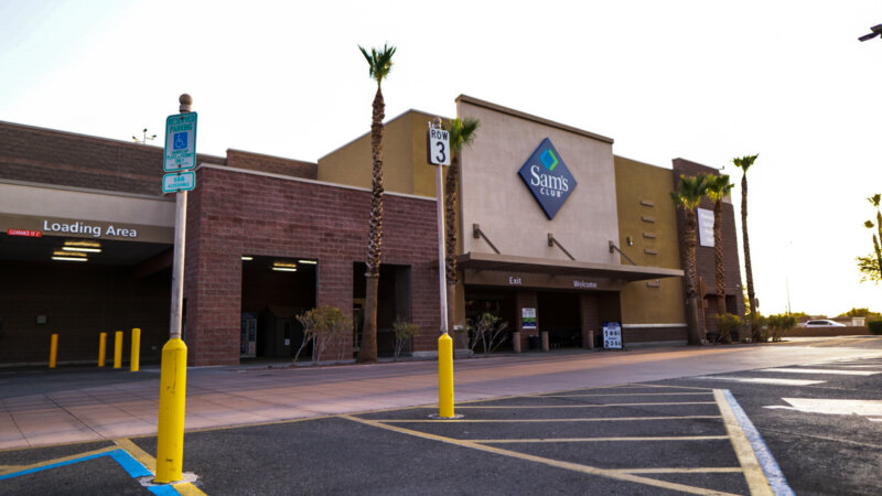 A Sam's Club storefront and parking lot in Topeka, Kansas, where a man was shot on Oct. 9. Photo: cleansweepyuma.com