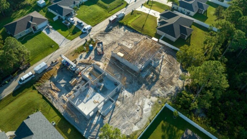 Aerial view of a Florida home under construction, like the Temple Terrace job site where Manuel De Jesus Ochoa Portillo was killed. (Image: HBWeekly)